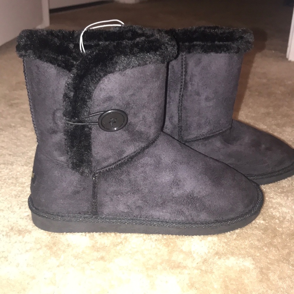 NEW Black Fuzzy Boots!